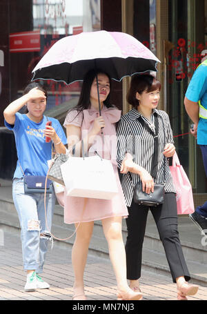 Suzhou, Suzhou, Chine. 14 mai, 2018. Suzhou, Chine 14ème Mai 2018 : vague de chaleur hits Suzhou, Province de Jiangsu en Chine de l'Est. La température monte à 33,3 degrés Celsius à Suzhou. Crédit : SIPA Asie/ZUMA/Alamy Fil Live News Banque D'Images