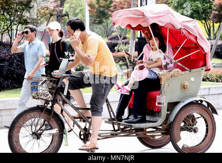 Suzhou, Suzhou, Chine. 14 mai, 2018. Suzhou, Chine 14ème Mai 2018 : vague de chaleur hits Suzhou, Province de Jiangsu en Chine de l'Est. La température monte à 33,3 degrés Celsius à Suzhou. Crédit : SIPA Asie/ZUMA/Alamy Fil Live News Banque D'Images