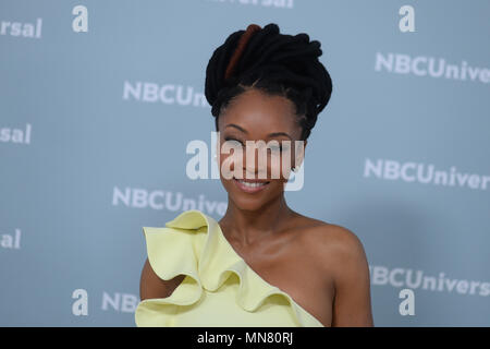 Yaya DaCosta participe à la campagne d'upfront NBCUniversal inégalée au Radio City Music Hall le 14 mai 2018 à New York. Banque D'Images