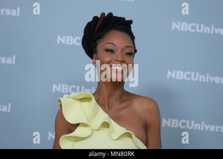 Yaya DaCosta participe à la campagne d'upfront NBCUniversal inégalée au Radio City Music Hall le 14 mai 2018 à New York. Banque D'Images