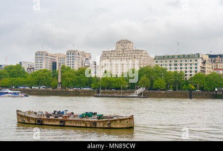 Londres, Angleterre - Mai 12, 2018 : avis de la coquille mex building sur la Tamise sur un jour nuageux Banque D'Images