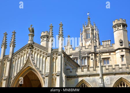 CAMBRIDGE, UK - 6 mai 2018 : St John's College University, Close-up sur nouvelle cour avec des détails des sculptures Banque D'Images