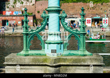 La base d'une pièce standard lampe qui a été préservé de l'Exe Bridge 1905. Elle a été coulée par Macfarlanes de Glasgow. Banque D'Images