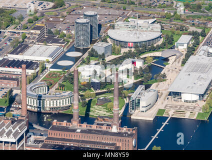 Vue aérienne de l'usine Volkswagen, Wolfsburg, Ritz Carlton Hotel, musée VW, zone de production, l'Autostadt Wolfsburg, Basse-Saxe, Allemagne Banque D'Images