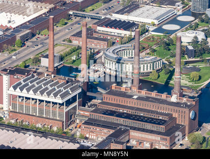 Vue aérienne de l'usine Volkswagen, Wolfsburg, Ritz Carlton Hotel, musée VW, zone de production, l'Autostadt Wolfsburg, Basse-Saxe, Allemagne Banque D'Images