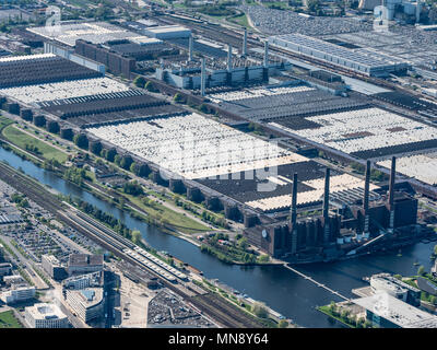 Vue aérienne de l'usine Volkswagen, Wolfsburg, zone de production, Wolfsbourg, Basse-Saxe, Allemagne Banque D'Images