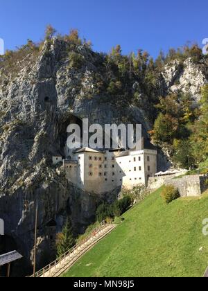 Château de Predjama, en Slovénie Banque D'Images