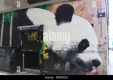 Panda géant par James Klinge on Mitchell Lane, Glasgow Banque D'Images