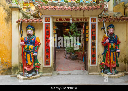 L'entrée au temple dans les vieux quartiers de Hanoi, Vietnam Banque D'Images