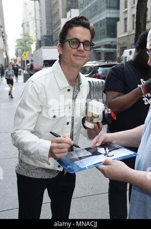 New York, NY, USA. 15 mai, 2018. Matt Bomer apparaît sur la Today Show pour promouvoir son Broadway LES GARÇONS DANS LA BANDE dehors et environ pour la célébrité Candids - TUE, New York, NY 15 mai 2018. Credit : Derek Storm/Everett Collection/Alamy Live News Banque D'Images