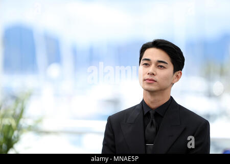 (180515) -- CANNES, Mai 15, 2018 (Xinhua) -- l'Acteur Masahiro Higashide du film 'Asako I & II (Netemo Sametemo)" pose lors d'un photocall au 71e Festival International du Film de Cannes à Cannes, France, le 15 mai 2018. Le 71e Festival International du Film de Cannes a lieu du 8 mai au 19 mai. (Xinhua/Luo Huanhuan) Banque D'Images