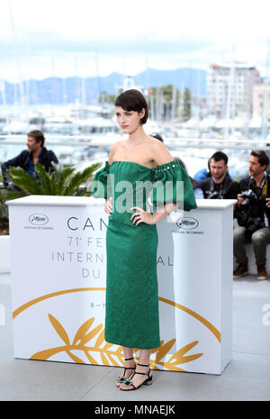 Cannes, France. 15 mai, 2018. Phoebe Waller-Bridge actrice du film 'Solo : Une histoire de la guerre des étoiles" pose lors d'un photocall au 71e Festival International du Film de Cannes à Cannes, France, le 15 mai 2018. Le 71e Festival International du Film de Cannes a lieu du 8 mai au 19 mai. Credit : Luo Huanhuan/Xinhua/Alamy Live News Banque D'Images