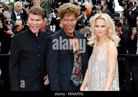 Cannes, France. Le 15 mai 2018. Grichka Bogdanoff, Igor Bogdanoff et Julie Jardon participant à la 'Solo : Une histoire de la guerre des étoiles' premiere au cours de la 71e édition du Festival de Cannes au Palais des Festivals le 15 mai 2018 à Cannes, France Crédit : Geisler-Fotopress/Alamy Live News Banque D'Images