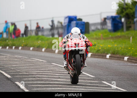 Portrush l'Irlande du Nord. Le mardi 15 mai 2018.La pratique de la course pour se 200. Rider néerlandais Joey den Besten sur la route de Coleraine Portrush Banque D'Images