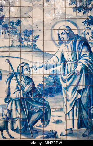 Portugal blue tile, détail d'un grand groupe d'azulejo représentant une scène biblique dans le Museu Nacional do Azulejo à Lisbonne, Portugal. Banque D'Images