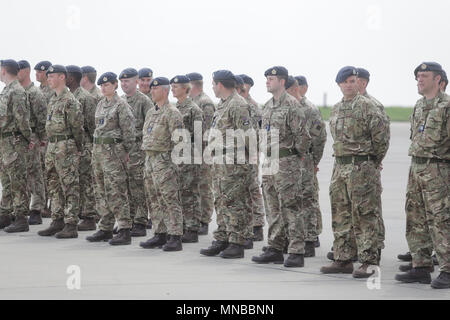 MIHAIL KOGALNICEANU, Roumanie - 27 avril 2018 : British Royal Air Force soldats assistent à une cérémonie après avoir été déployés dans l'est de la Roumanie. Banque D'Images