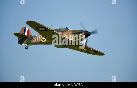 Hawker Hurricane P3717 Complet deux pièces en charmeuase rescapé de la bataille d'Angleterre volant à Shuttleworth, Premiere Saison célébrant le centenaire de la Royal Air Force Banque D'Images