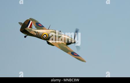 Hawker Hurricane P3717 Complet deux pièces en charmeuase rescapé de la bataille d'Angleterre volant à Shuttleworth, Premiere Saison célébrant le centenaire de la Royal Air Force Banque D'Images