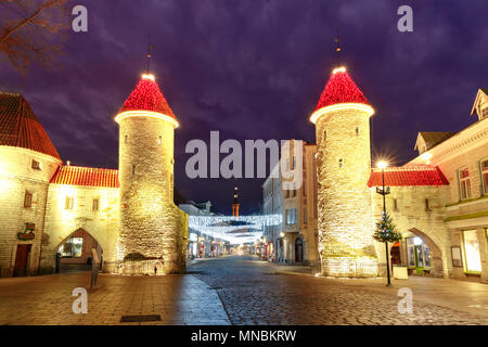 La porte Viru dans la vieille ville de Tallinn, Estonie Banque D'Images