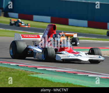 Michael Lyons, Lola T400, Derek Bell, Trophée Formule 5000, Formule 2, monoplaces, 1967-1979, Donington Festival historique, 2018, sport automobile, moto Banque D'Images