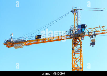 Services de grue à tour Falcon, la construction d'une grue, chantier, Hunstanton, Norfolk, Royaume-Uni, Angleterre, détail, bâtiment, industrie Banque D'Images