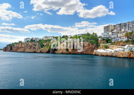 Vue sur le quartier de Konyaalti à Antalya parc Karaalioglu. La Turquie Banque D'Images