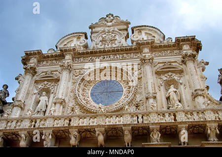 La basilique de Santa Croce, l'église de la Sainte Croix, vue frontale , Lecce, Pouilles, Italie Banque D'Images