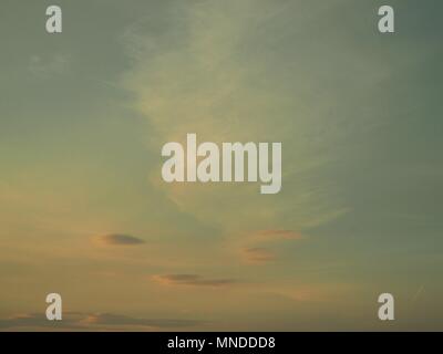 Tôt le matin, ciel en Ombrie, Italie Banque D'Images