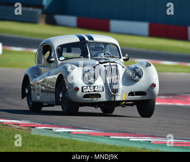 Marc Gordon, Lire Gomm, Jaguar XK140 FHC, Royal Automobile Club Woodcote Trophy, 56 voitures de sport, de Donington Festival historique, 2018, sport automobile, Banque D'Images