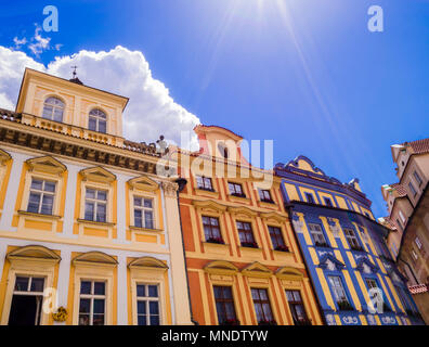 Bâtiments colorés de style baroque, la place de la vieille ville de Prague, République Tchèque Banque D'Images