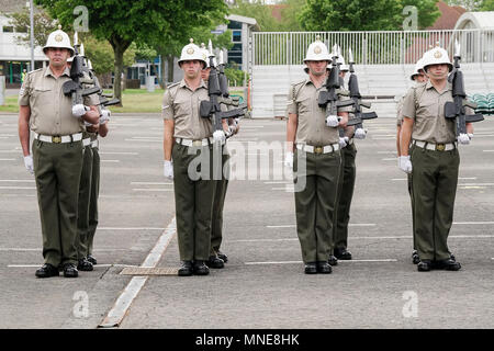 Neptune Road, Fareham. 16 mai 2018. Les Forces armées les préparatifs pour le mariage royal a eu lieu aujourd'hui à HMS Collingwood à Fareham, Hampshire. La préparation des exercices d'inclus par la Royal Navy de petits navires et de l'unité de plongée et les Royal Marines. Banque D'Images