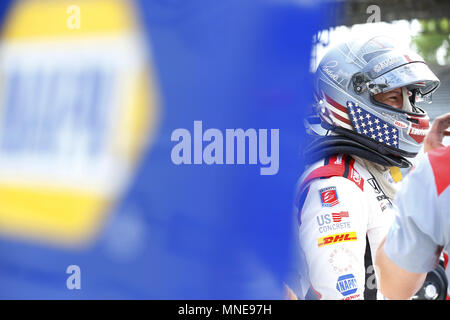 Indianapolis, Indiana, USA. 16 mai, 2018. MARCO Andretti (98) des États-Unis se prépare à l'attache dans sa voiture au cours des dernières minutes de la deuxième journée d'essais du Indianapolis 500 à l'Indianapolis Motor Speedway à Indianapolis, Indiana. Crédit : Chris Owens Asp Inc/ASP/ZUMA/Alamy Fil Live News Banque D'Images