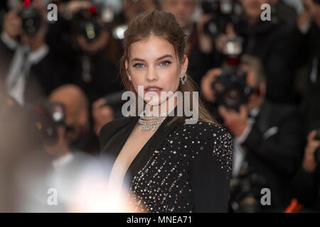 CANNES, FRANCE - 16 MAI : Barbara Palvin assiste à la projection de 'brûler' au cours de la 71e assemblée annuelle du Festival du Film de Cannes au Palais des Festivals le 16 mai 2018 à Cannes, France Crédit : BTWImages/Alamy Live News Banque D'Images