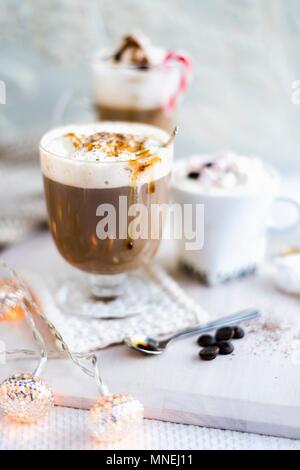 Chocolat chaud et diverses boissons café pour Noël Banque D'Images