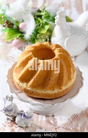 Un gâteau bundt Pâques Banque D'Images