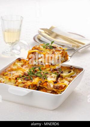 Lasagne con carne e zucca (pâtes italiennes Les cuire avec la viande hachée et la citrouille) Banque D'Images