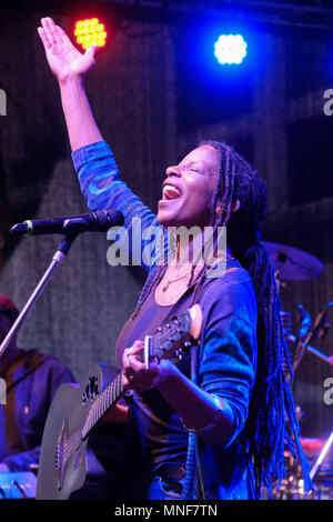 Concert de la chanteuse pop chrétienne des Caraïbes JUDY BAILEY au 101e Congrès de l'église catholique allemande dans la région de Muenster/Allemagne. Judy Bailey vit en Allemagne. Banque D'Images