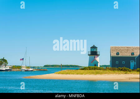 Hyannis Port, Massachusetts, États-Unis - 13 septembre 2016 : Lewis Bay phare construit en 1849 également par port de Hyannis Light est maintenant propre. Banque D'Images