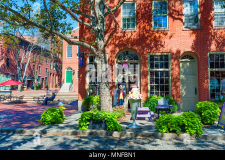 Salem, Massachusetts, USA - 14 septembre 2016 : un mignon icecream shop situé dans le centre ville historique de Salem au Massachusetts. Banque D'Images