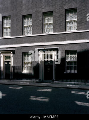 John Angerson. La porte du 10 Downing Street, Londres, Royaume-Uni. Banque D'Images