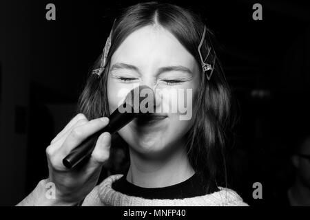 Les coulisses de l'avant des modèles Jasper Conran afficher lors de la London Fashion Week Spring/Summer collection 2016/2017 le 17 septembre 2016 à Londres, Royaume-Uni. Banque D'Images