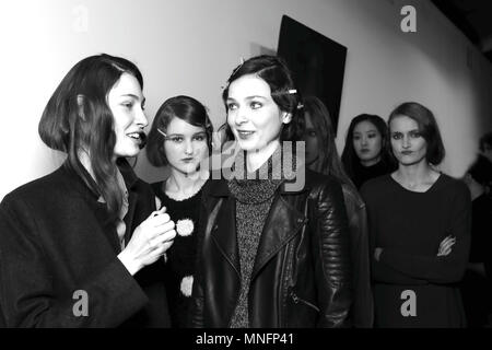 Les coulisses de l'avant des modèles Jasper Conran afficher lors de la London Fashion Week Spring/Summer collection 2016/2017 le 17 septembre 2016 à Londres, Royaume-Uni. Banque D'Images