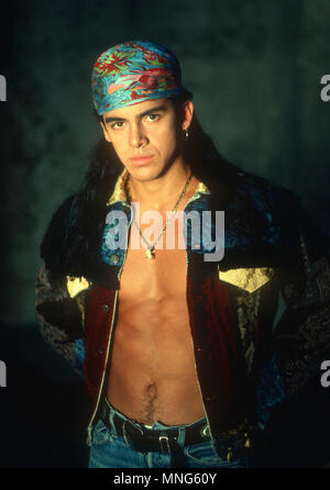 LOS ANGELES, CA- 24 SEPTEMBRE : (COUVERTURE EXCLUSIVE) Singer Gerardo pose pendant une séance photo le 24 septembre 1990 à Los Angeles, Californie. Photo de Barry King/Alamy Stock Photo Banque D'Images