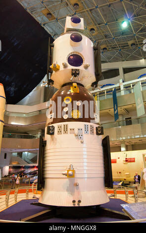 Une maquette d'un vaisseau spatial habité Shenzhou chinois à l'Académie chinoise des technologies des véhicules de lancement (ACPD) museum à Pékin, Chine. Banque D'Images