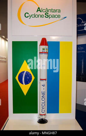 Un modèle d'un véhicule de lancement 4 Cyclone ukrainien sur l'affichage lors de la 64ème CCE, qui s'est tenue à Beijing, en Chine. Banque D'Images