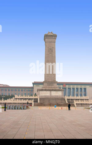 La place Tiananmen et Monument aux héros du peuple Beijing République populaire de Chine, l'Asie Banque D'Images