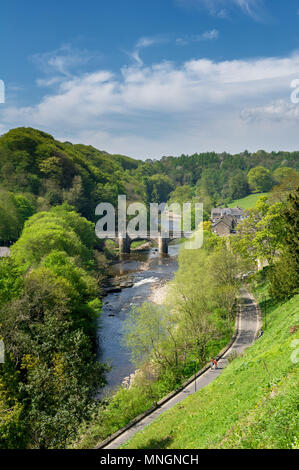 Rigole de la rivière au Pont Vert Richmond, Yorkshire. Banque D'Images