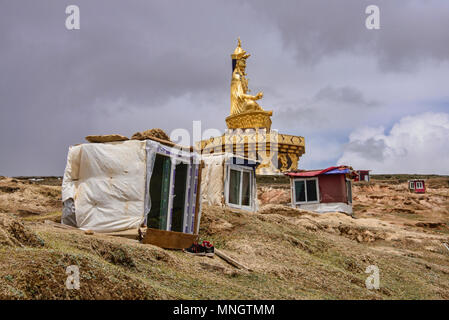 La méditation religieuse tibétaine huts, Yarchen Gar, Sichuan, Chine Banque D'Images