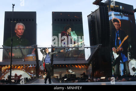 Dublin, Irlande. 17 mai 2018. 17/5/2018. Oui, les garçons sont de retour en ville ! Mick Jagger joue à la foule avec Keith Richards, Ronnie Wood et Charlie Watts de The Rolling Stones à l'appui qu'ils ont joué dans Croke Park de Dublin ce soir, sur la première étape de leur Les pierres - Pas de filtre d'. Après leur concert ils vont voler retour au Royaume-Uni pour continuer le tour qui comprend Londres, Edimbourg et Cardiff. Photo : Leon Farrell/RollingNews RollingNews.ie : Crédit.ie/Alamy Live News Banque D'Images