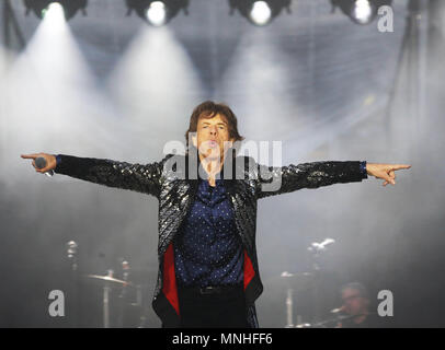 Dublin, Irlande. 17 mai 2018. 17/5/2018. Oui, les garçons sont de retour en ville ! Mick Jagger joue à la foule avec Keith Richards, Ronnie Wood et Charlie Watts de The Rolling Stones à l'appui qu'ils ont joué dans Croke Park de Dublin ce soir, sur la première étape de leur Les pierres - Pas de filtre d'. Après leur concert ils vont voler retour au Royaume-Uni pour continuer le tour qui comprend Londres, Edimbourg et Cardiff. Photo : Leon Farrell/RollingNews RollingNews.ie : Crédit.ie/Alamy Live News Banque D'Images